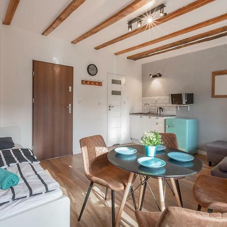 Retro House - Stayinวรอตซวาฟ ภายนอก รูปภาพ